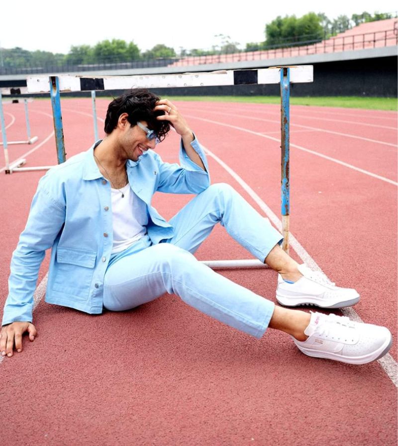 Low Top Sneakers